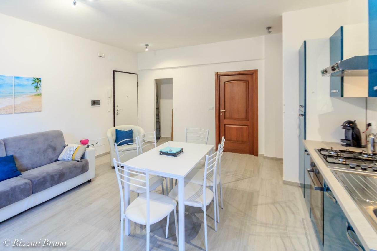 Appartamento Ristrutturato A Nuovo !!! Varazze Eksteriør billede